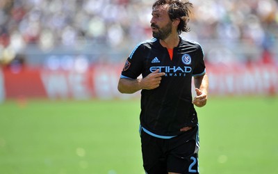 江南电竞动态-于帕梅卡诺让队友无语